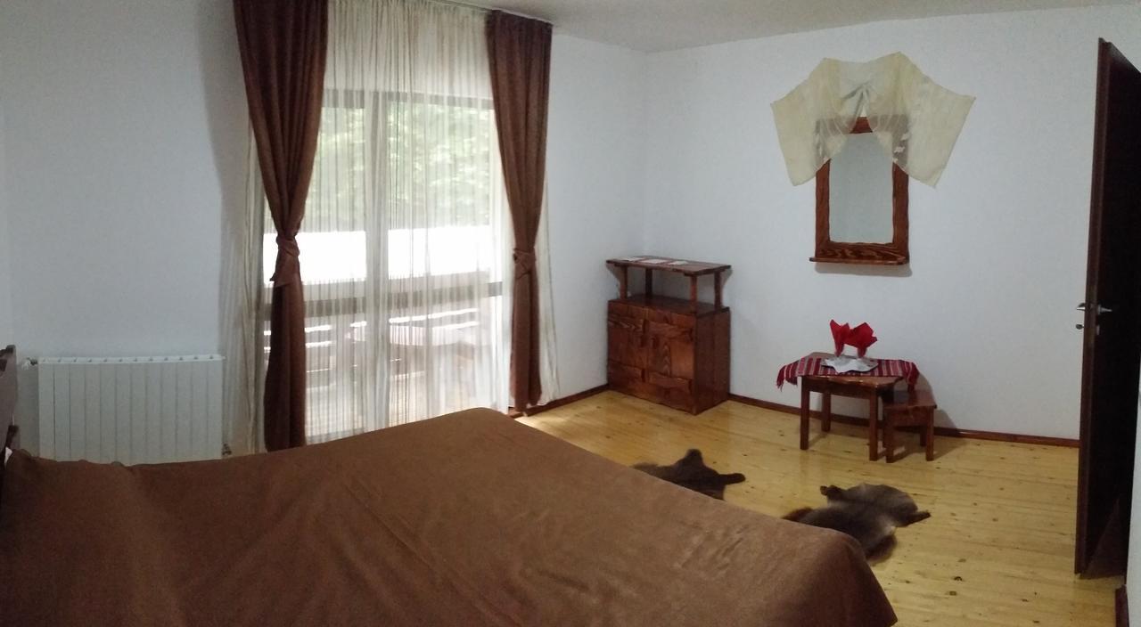 Villa Cabana Barlogul Lupilor Berevoesti Zimmer foto