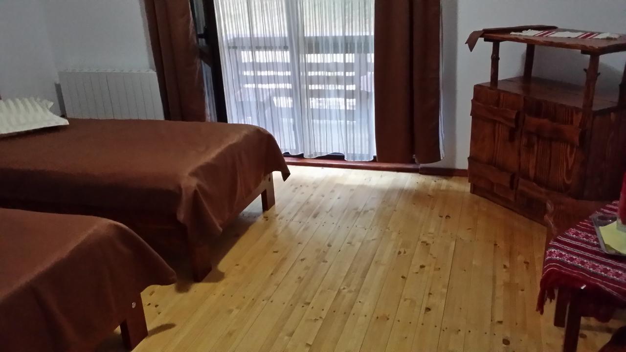 Villa Cabana Barlogul Lupilor Berevoesti Exterior foto